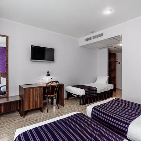 Rija Vef With Free Parking Hotel