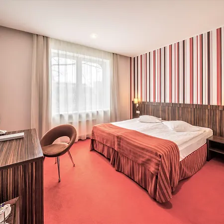 Rija Vef With Free Parking ホテル 3*