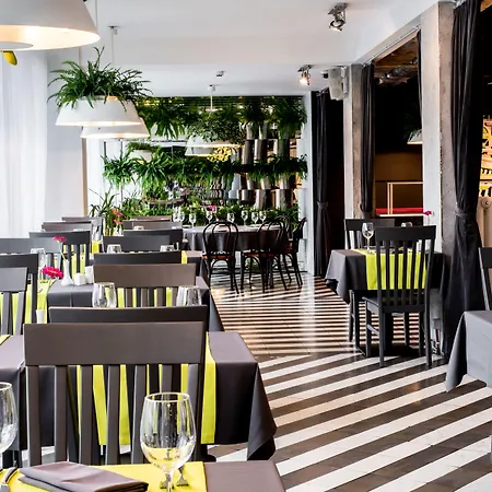 Rija Vef With Free Parking Hotel