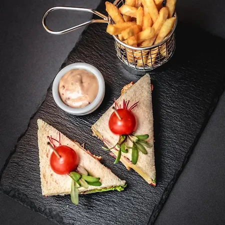 Rija Vef With Free Parking Hotel 3*